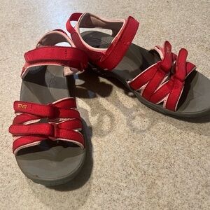 Teva youth water sandal size 3